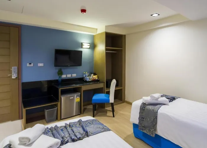 Eleven Avenue 3*